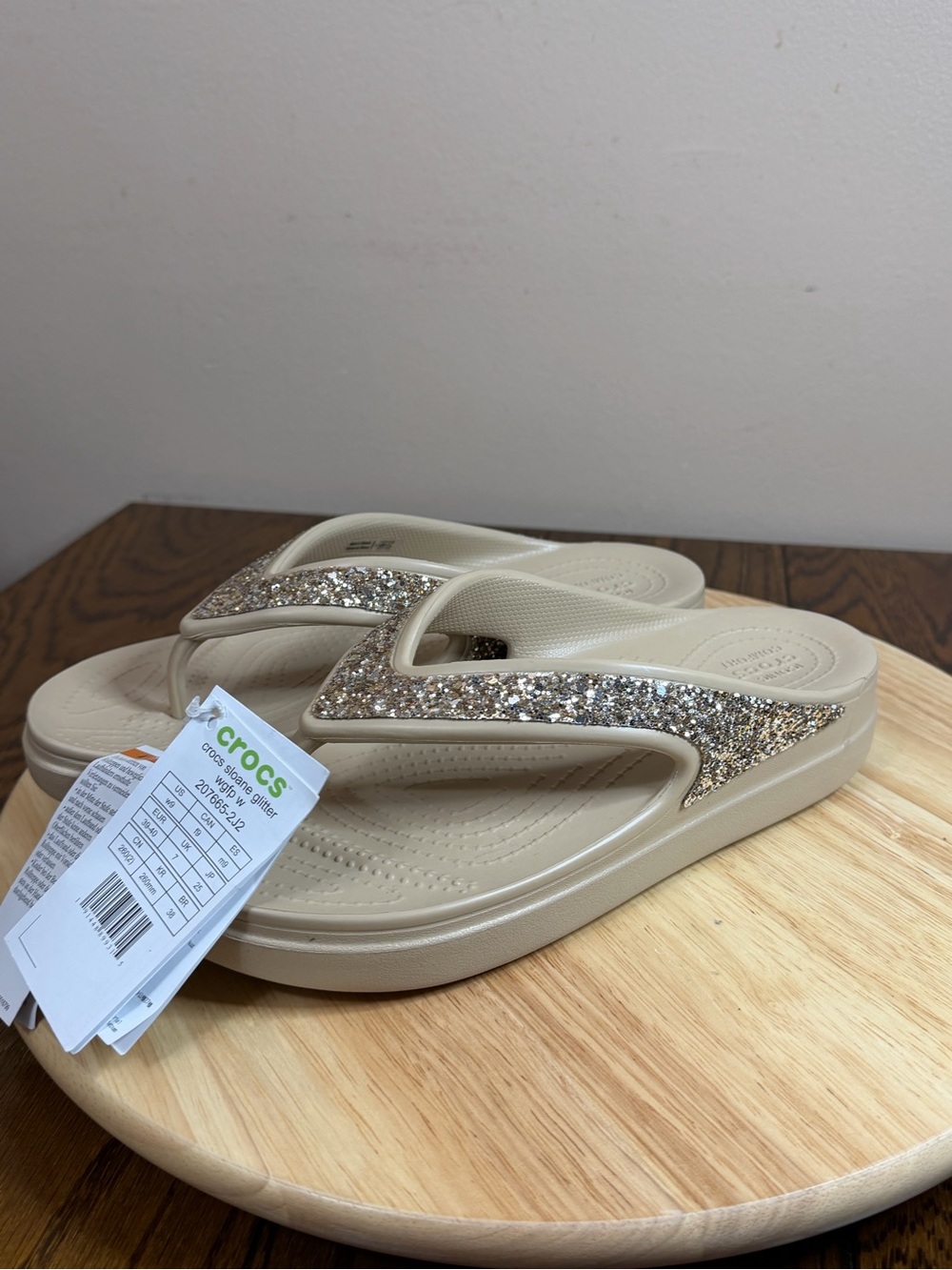 Crocs women’s sloane glitter sandals